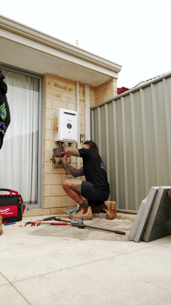 Rinnai continuous flow hot water install